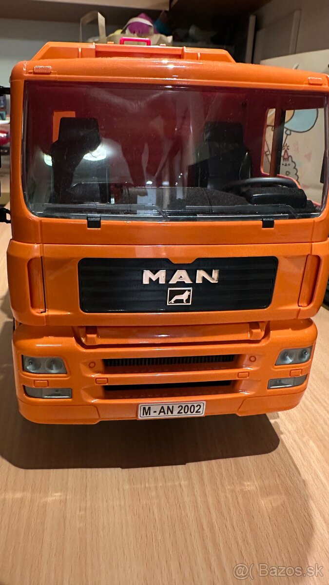 Bruder smetiarske auto - 2