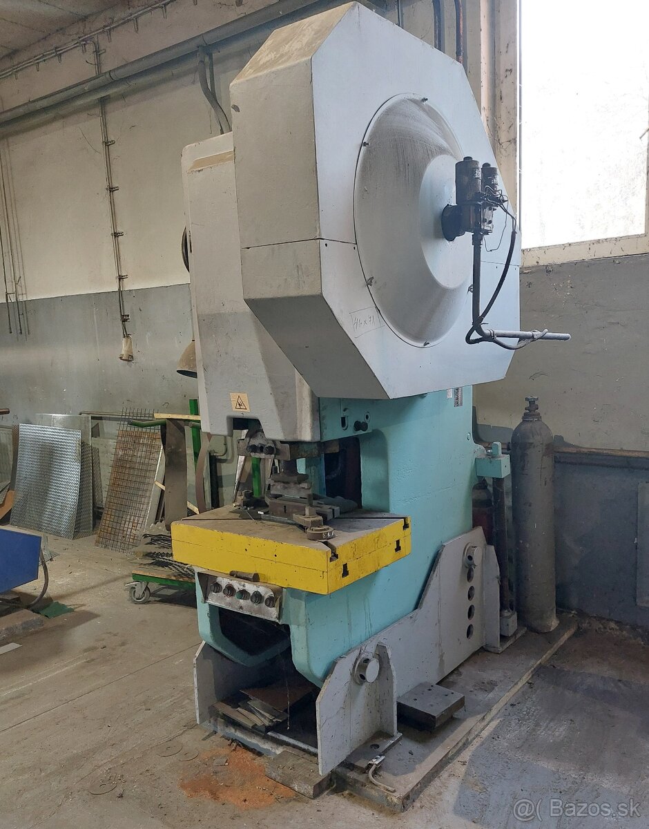 Výstredníkový lis - 2