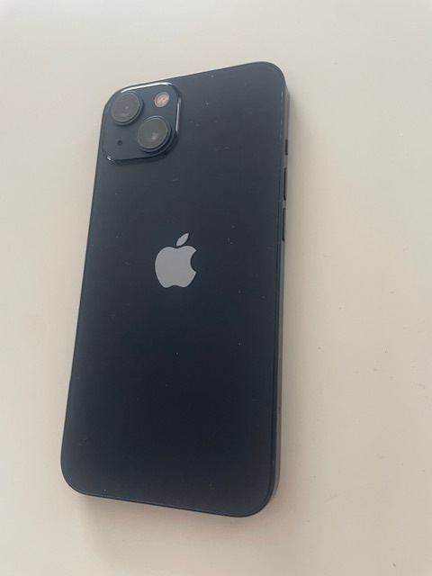 Krásny Iphone 13 128GB - 2