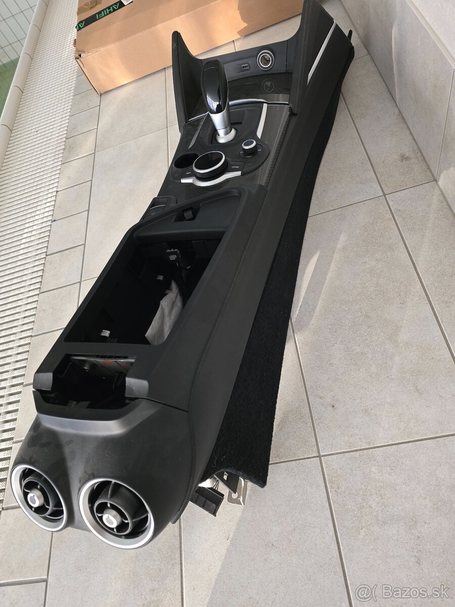 Alfa romeo stelvio carbon interiér qv - 2