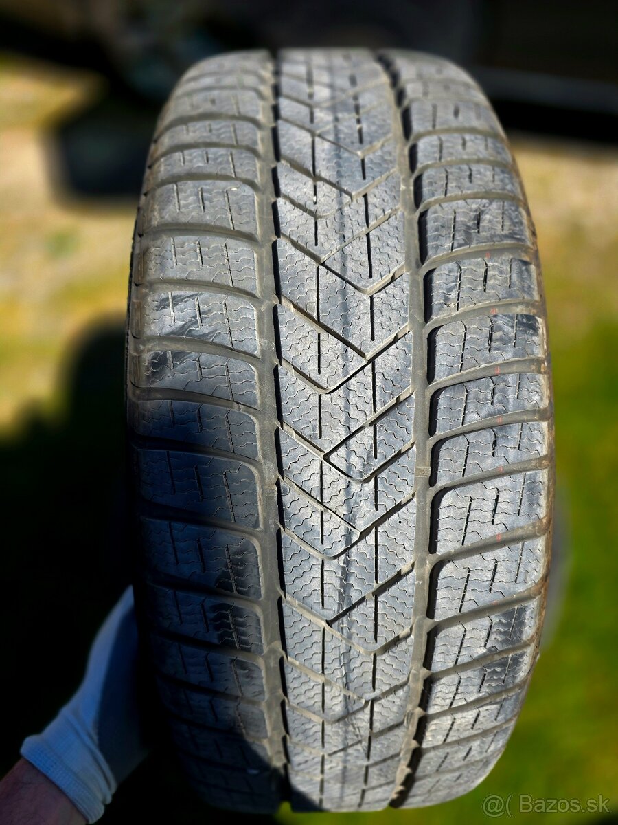 Zimné Pirelli 245/45 r18 100V - 2