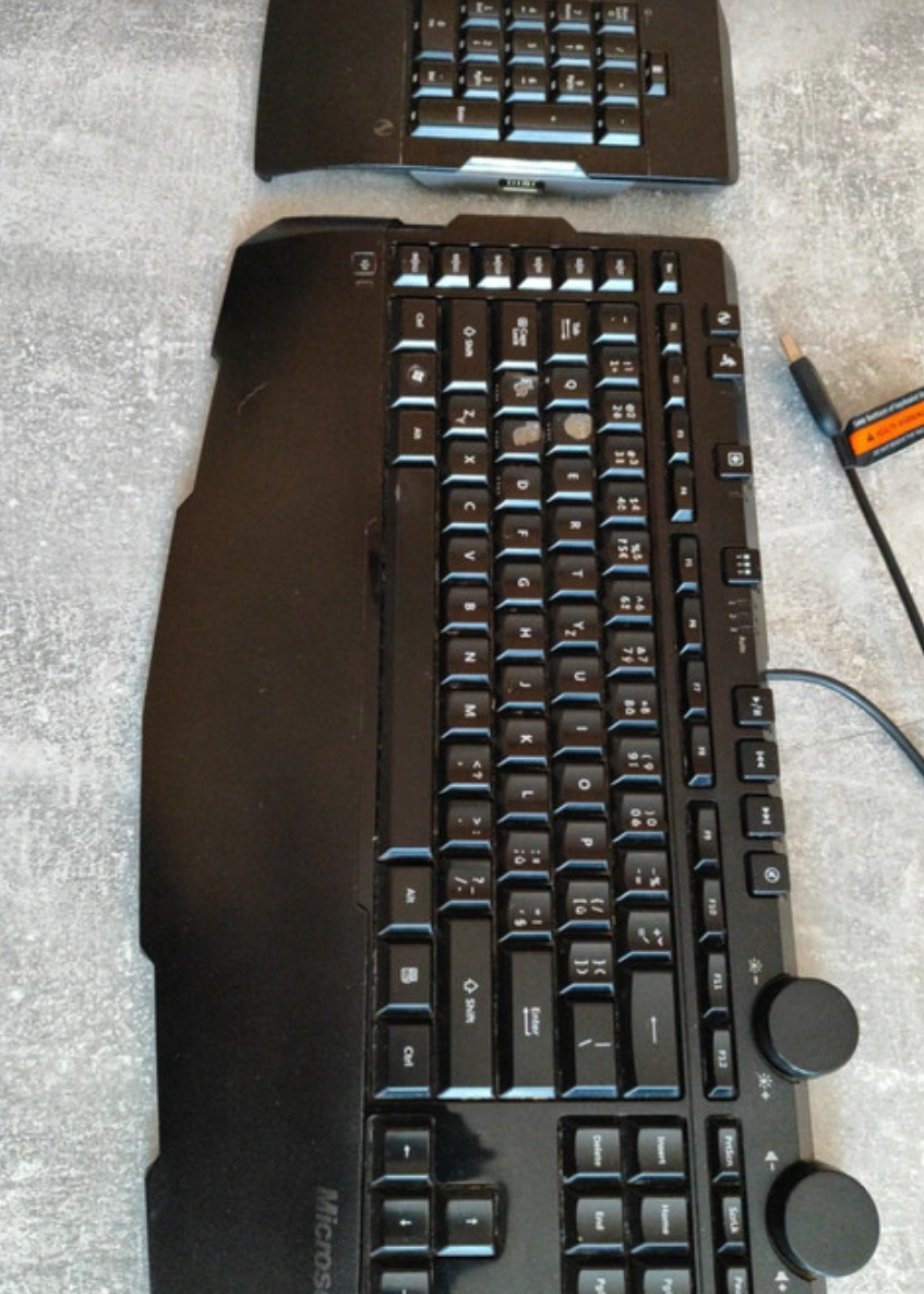 Corsair a Microsoft klávesnica - 2