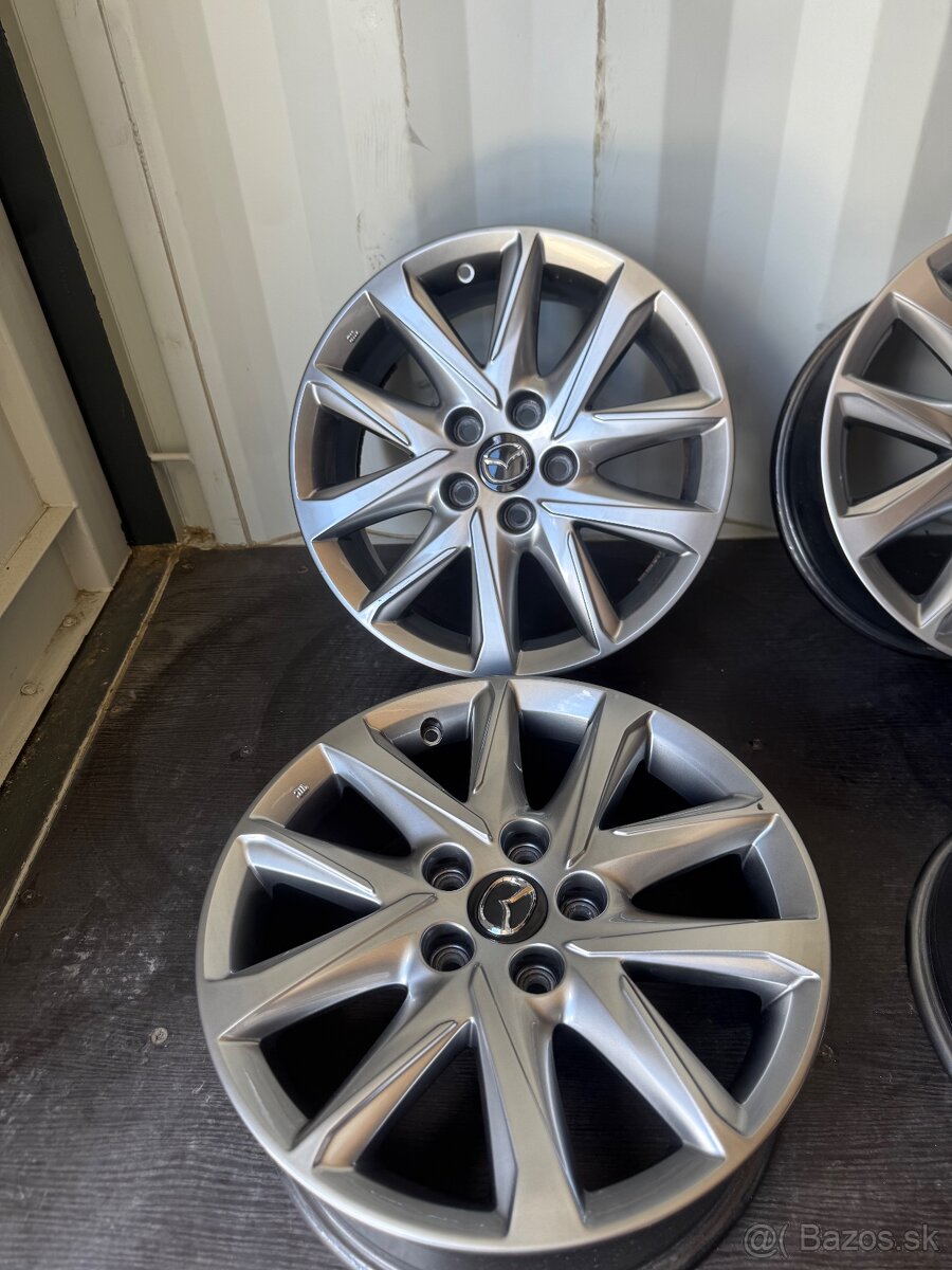 Original Mazda 5x114.3 r17 - 2