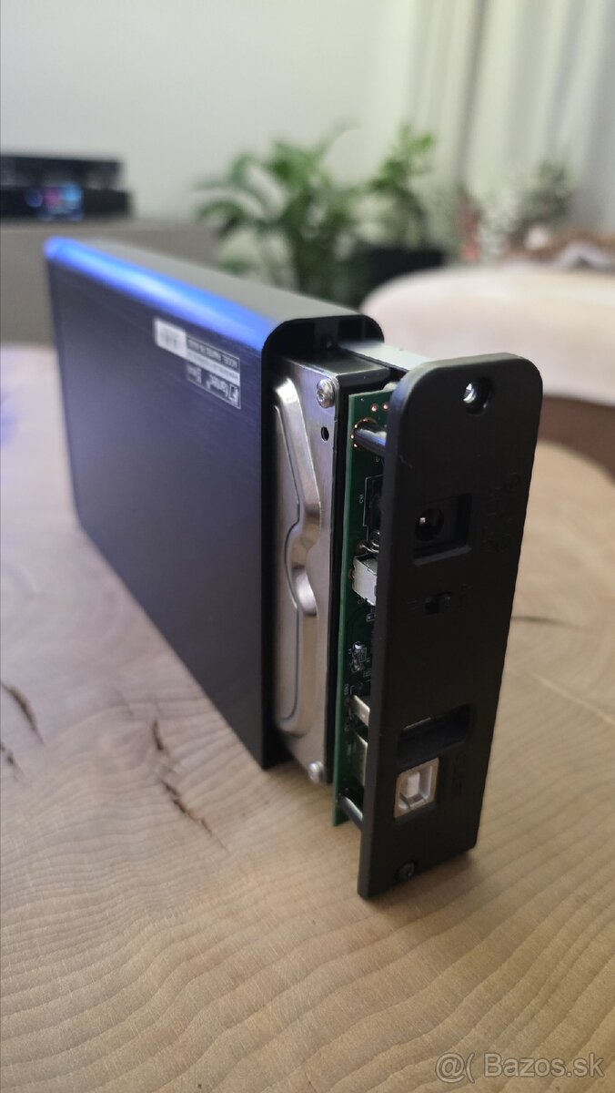 Predám kryt na externý 3,5" HDD. - 2