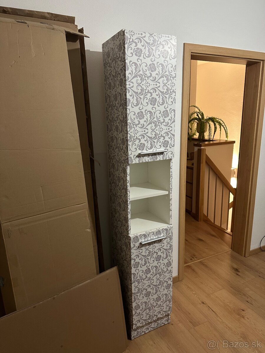 Úzka Kúpeľňová skrinka 33 x 31 x 195cm - 2