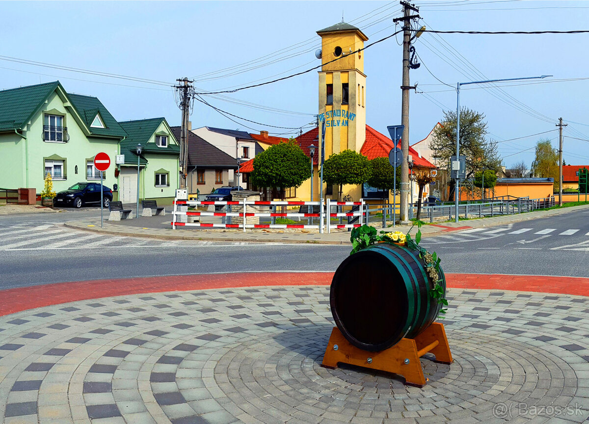 Pozemok LIMBACH, PRI CESTE blízko LUXUSNÝCH RD - VÝHĽAD, IS - 2