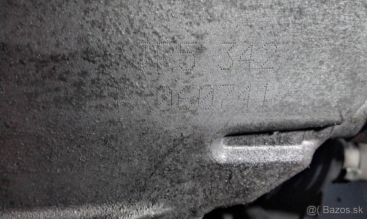 Predám MOTOR K4M Renault 1.6 2014 kód motora K4MV8, Prevodov - 2