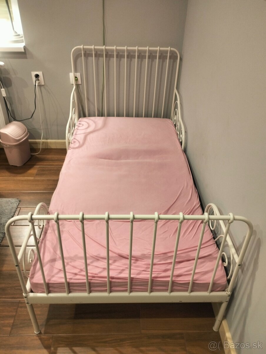 Rastúca posteľ IKEA - 2