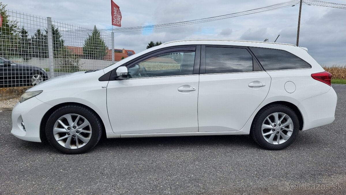 Toyota Auris Touring Sports 1.4 l D-4D DPF Style za 5.690 € - 2