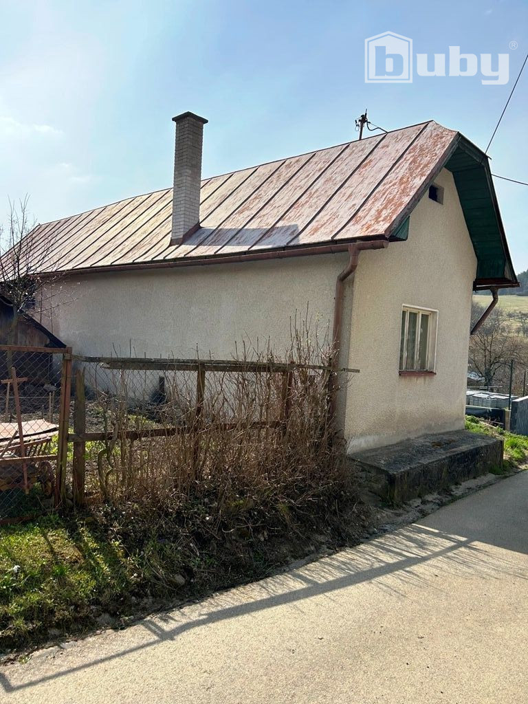 PREDAJ - RODINNÝ DOM DOLNÁ MARIKOVÁ OKRES POVAŽSKÁ BYSTRICA - 2