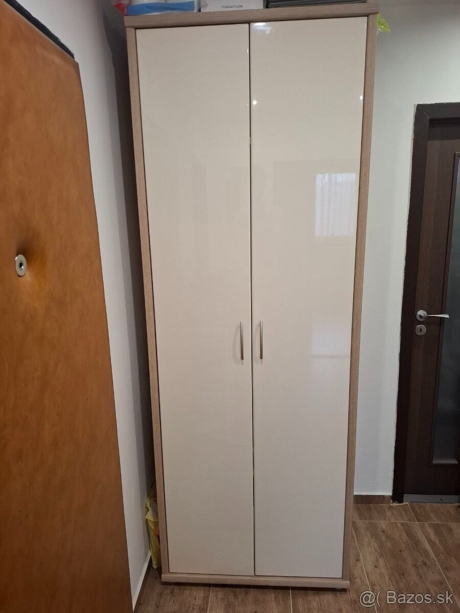 Šatníková skriňa - 2