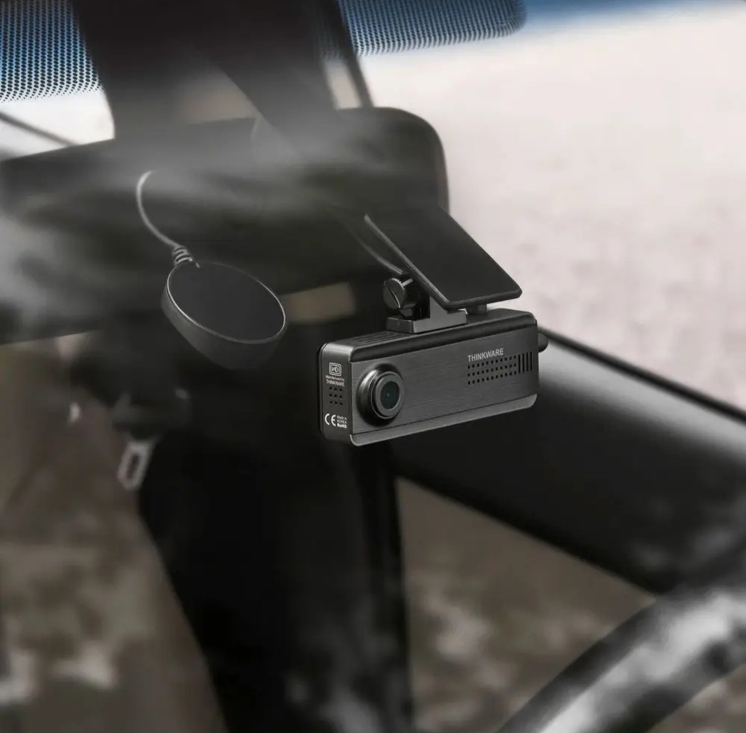 Autokamera Thinkware Dash Cam F200 PRO - 2