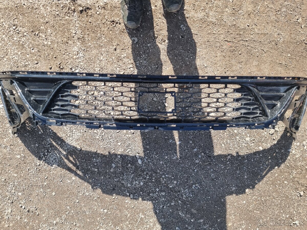 Kia ceed stredová mriežka naraznika predná - 2