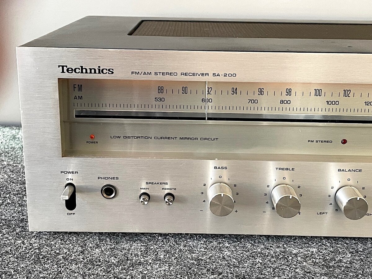 Technics SA-200 – vintage stereo receiver - 2