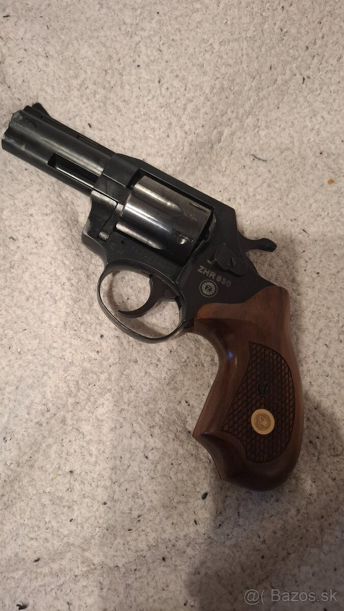 Revolver ZHR 830 - 2