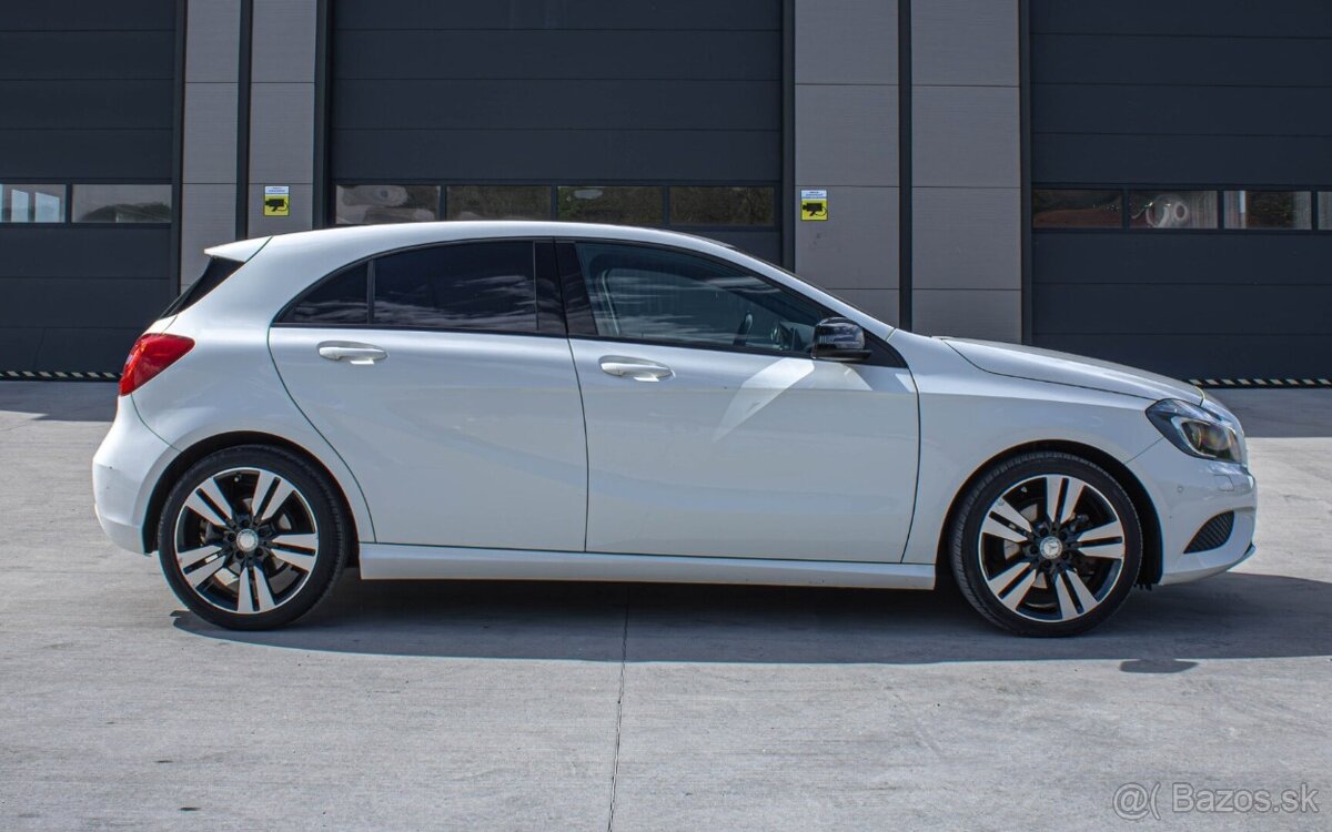 Mercedes-Benz A180 1.6 2015 - 2