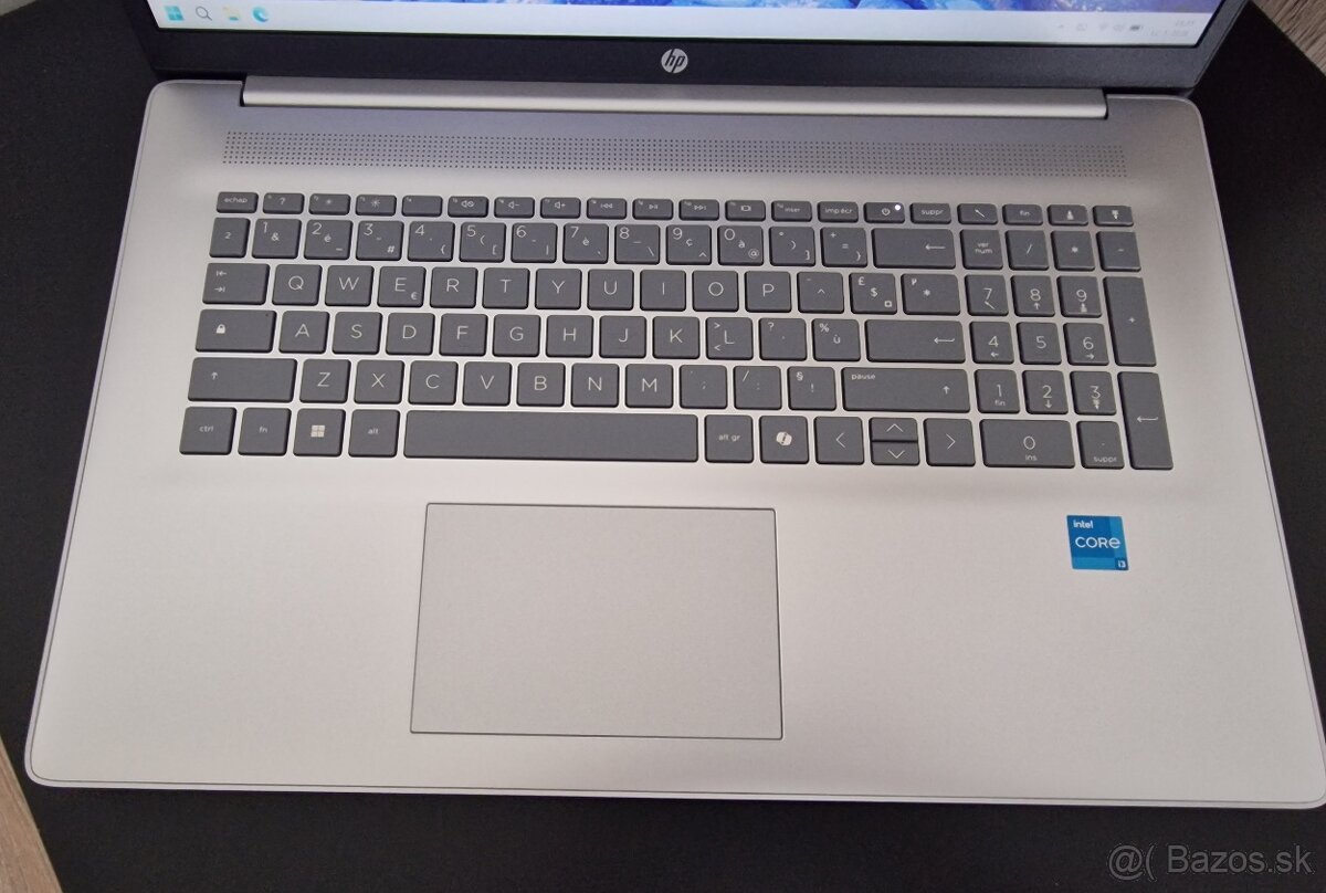 HP laptop 17 17.3" velky display - 2