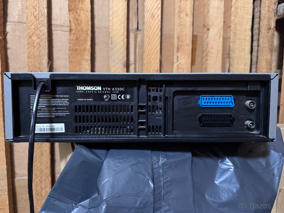 VHS videorekordér THOMSON - 2