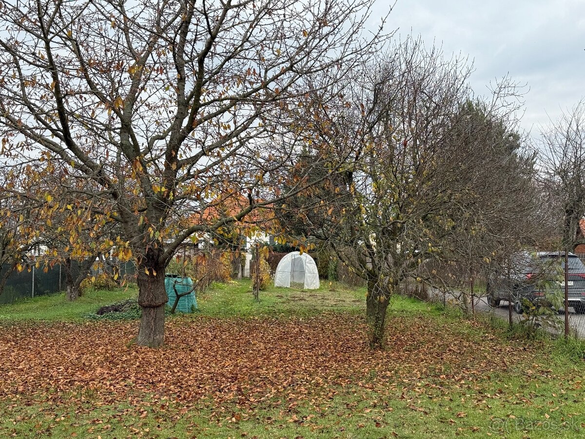 Rodinný dom s pozemkom v Kozárovciach - 2