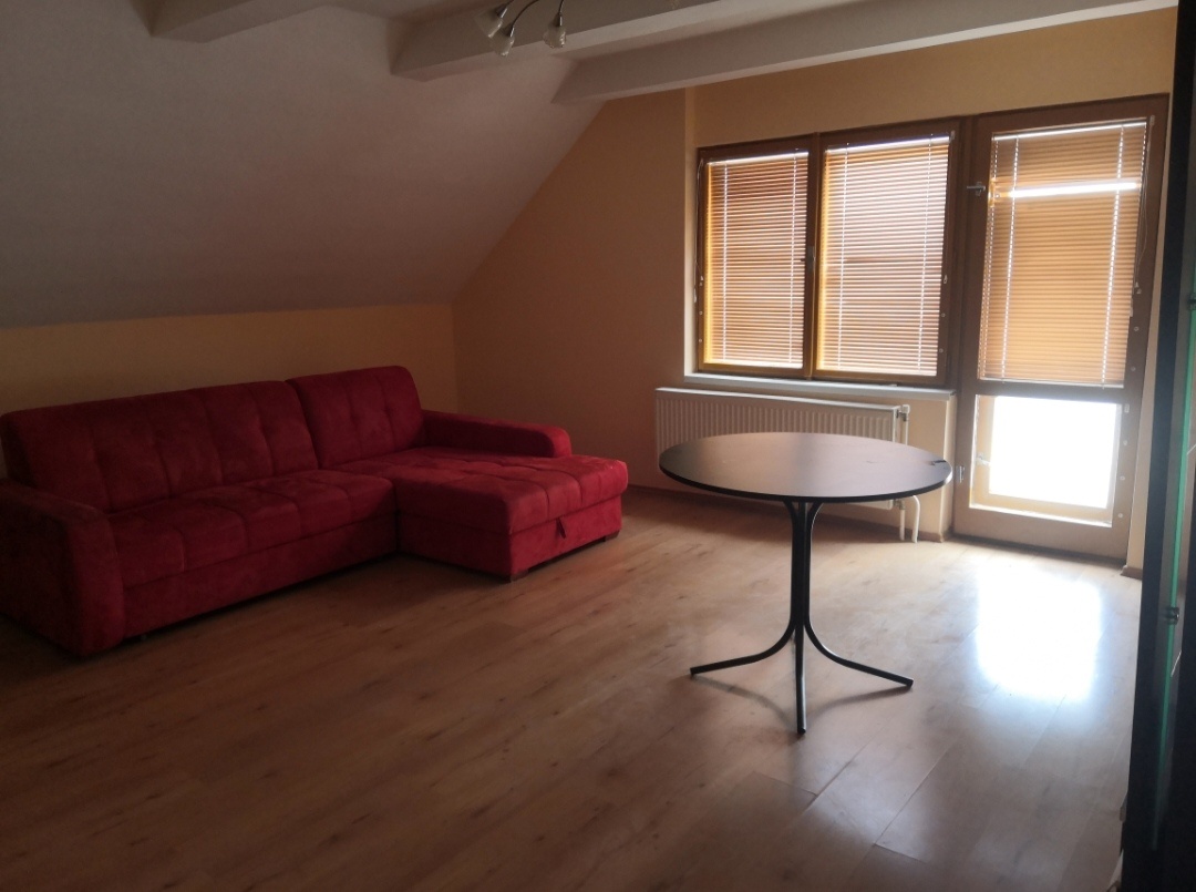 Prenájom krásneho veľkého 2,5 izbového bytu s veľkou terasou - 2