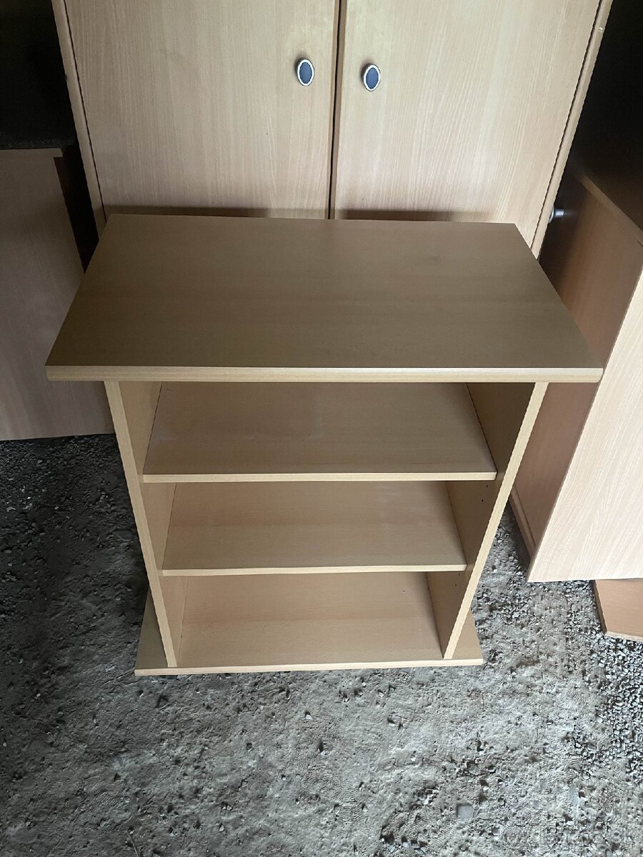 Predám stolík / poličku - 2