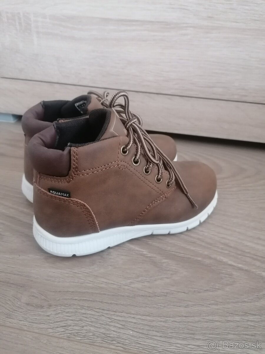 Nové, chlapčenské topánky. - 2