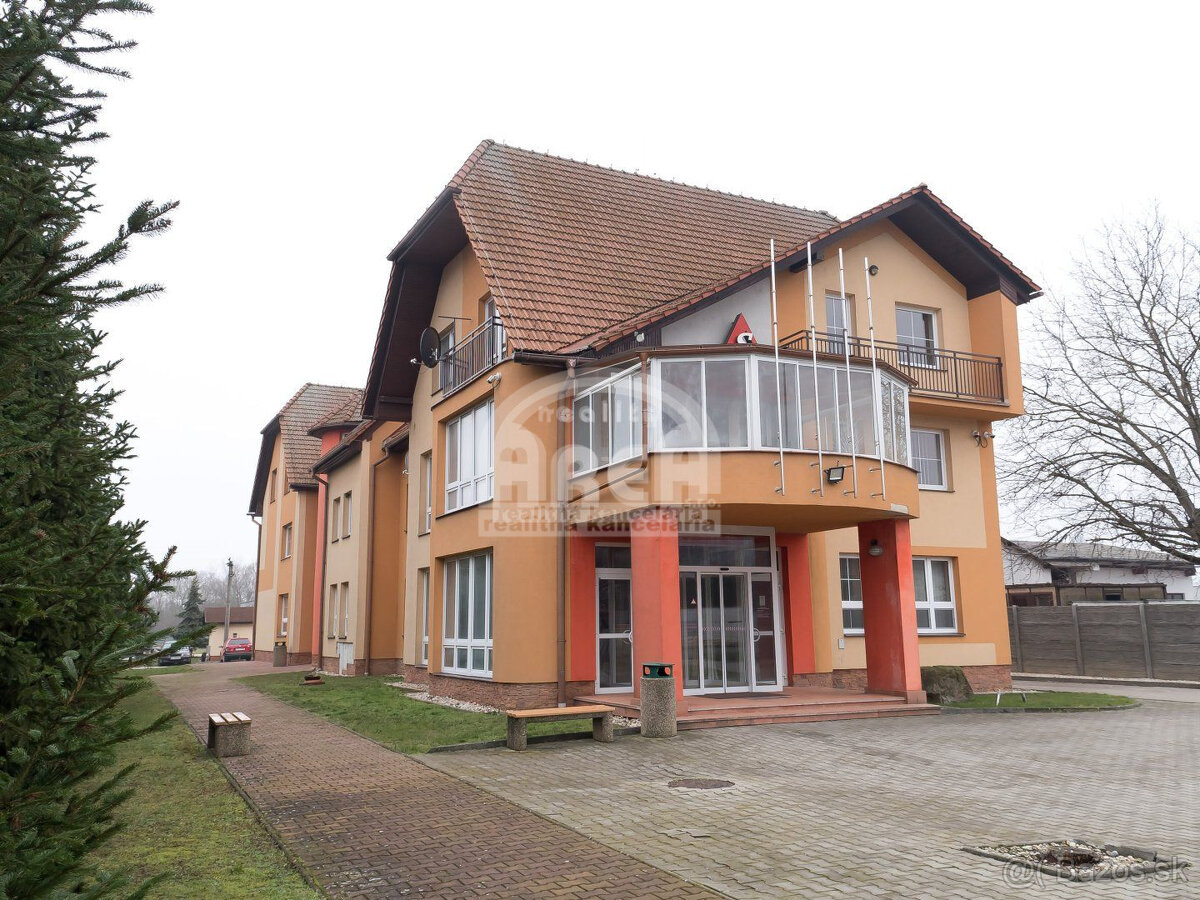 Polyfunkčný objekt vo Vranove nad Topľou - 2