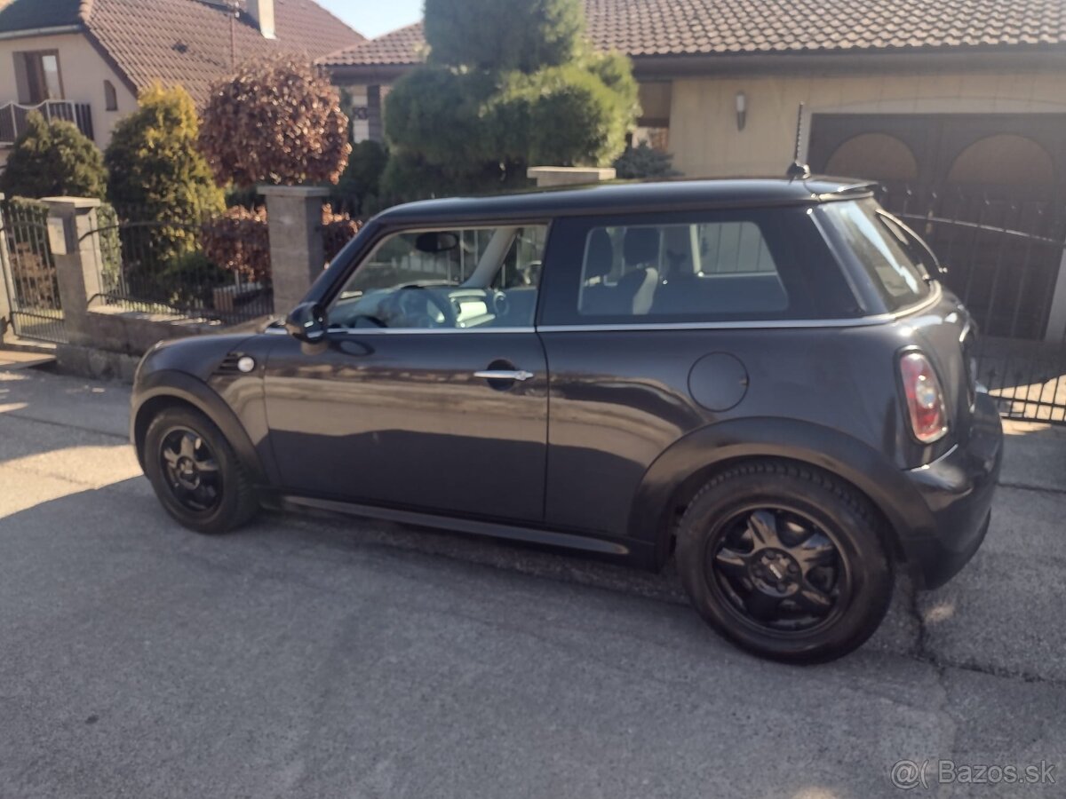 MINI COOPER 1.4 BENZIN 70 KW ROK VYROBY 2009 - 2