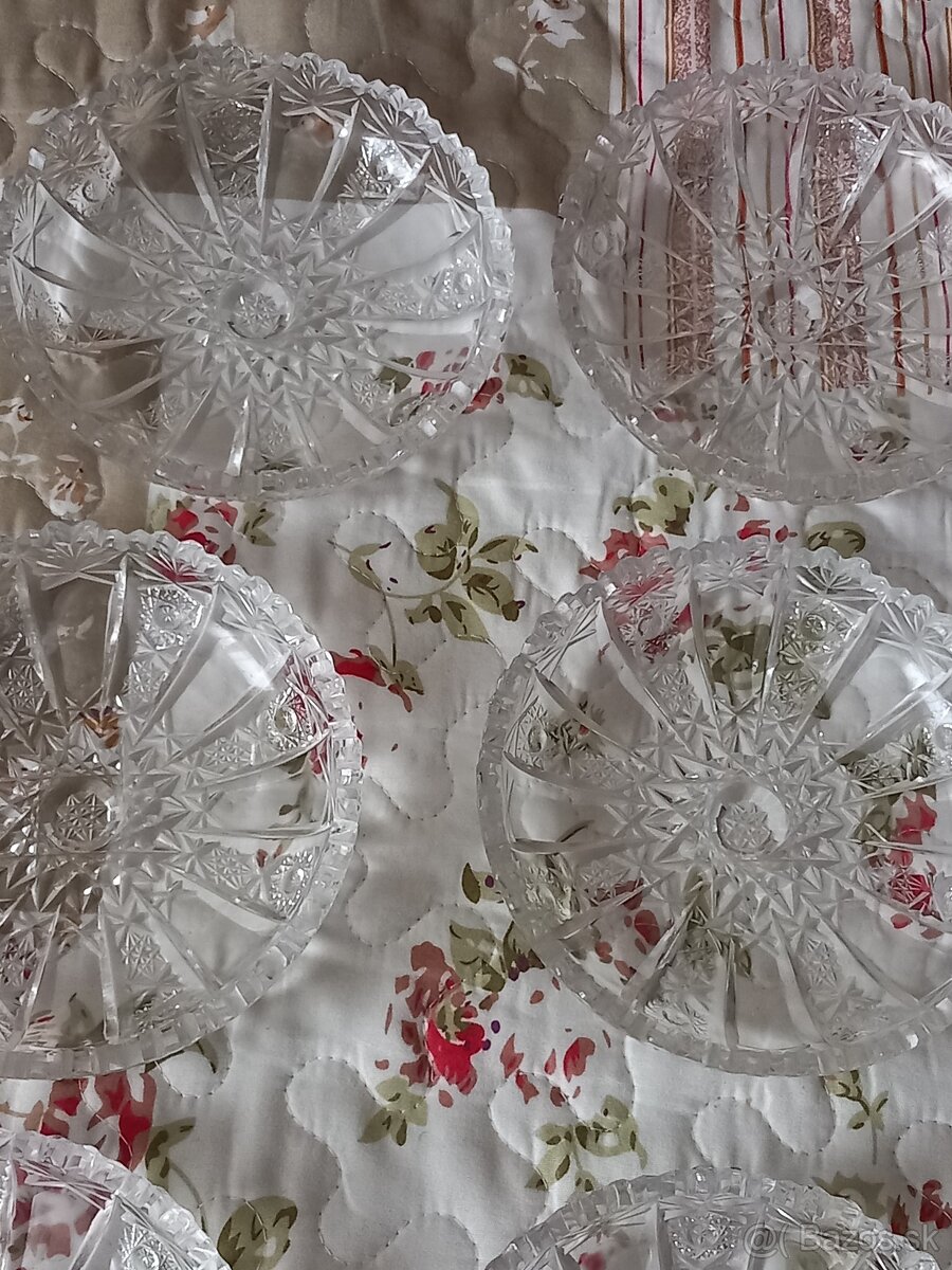 Neposkodene,nepouzivane , len vystavene - 2