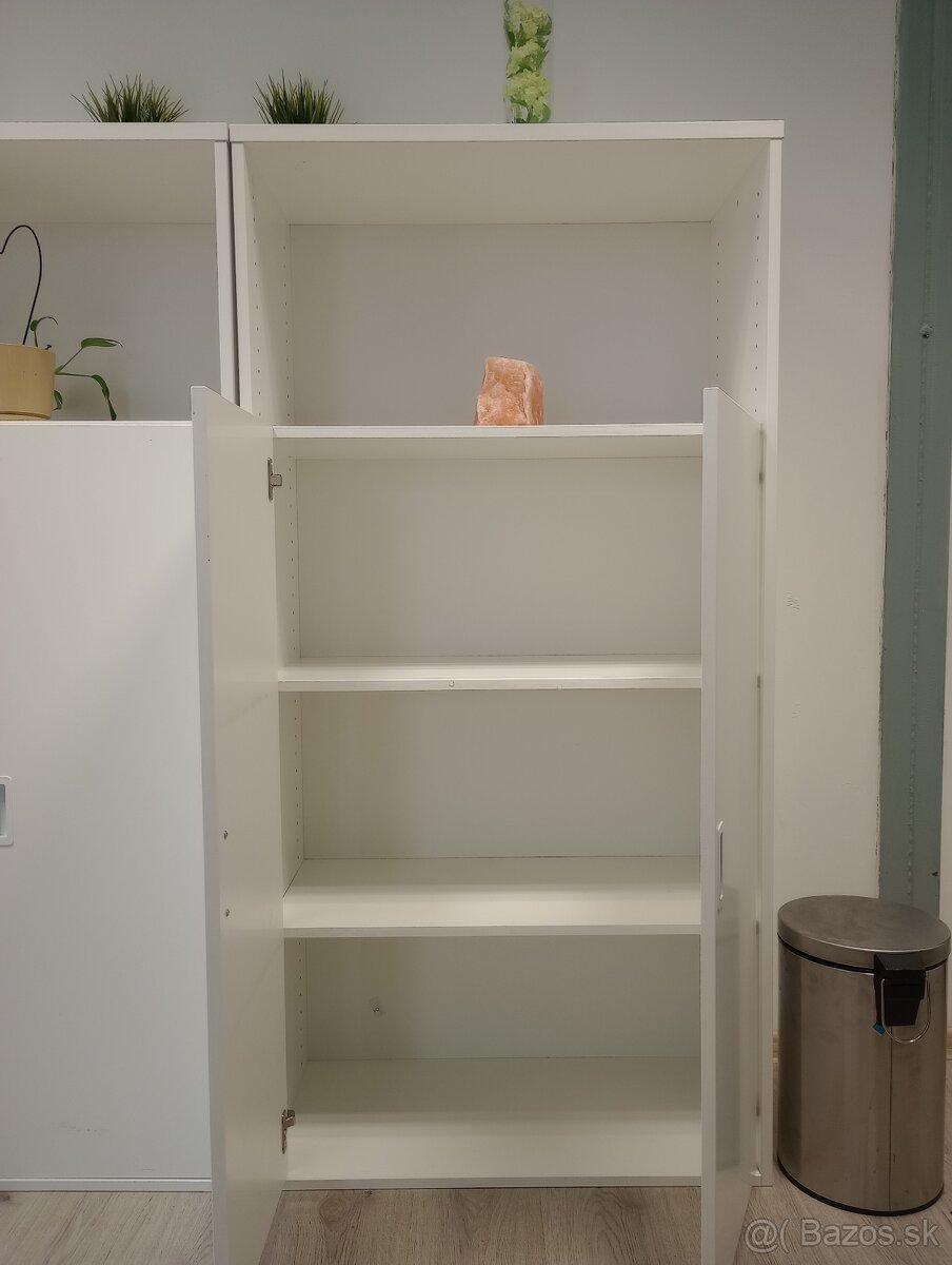 Predám Skrinky z kancelárie - 2