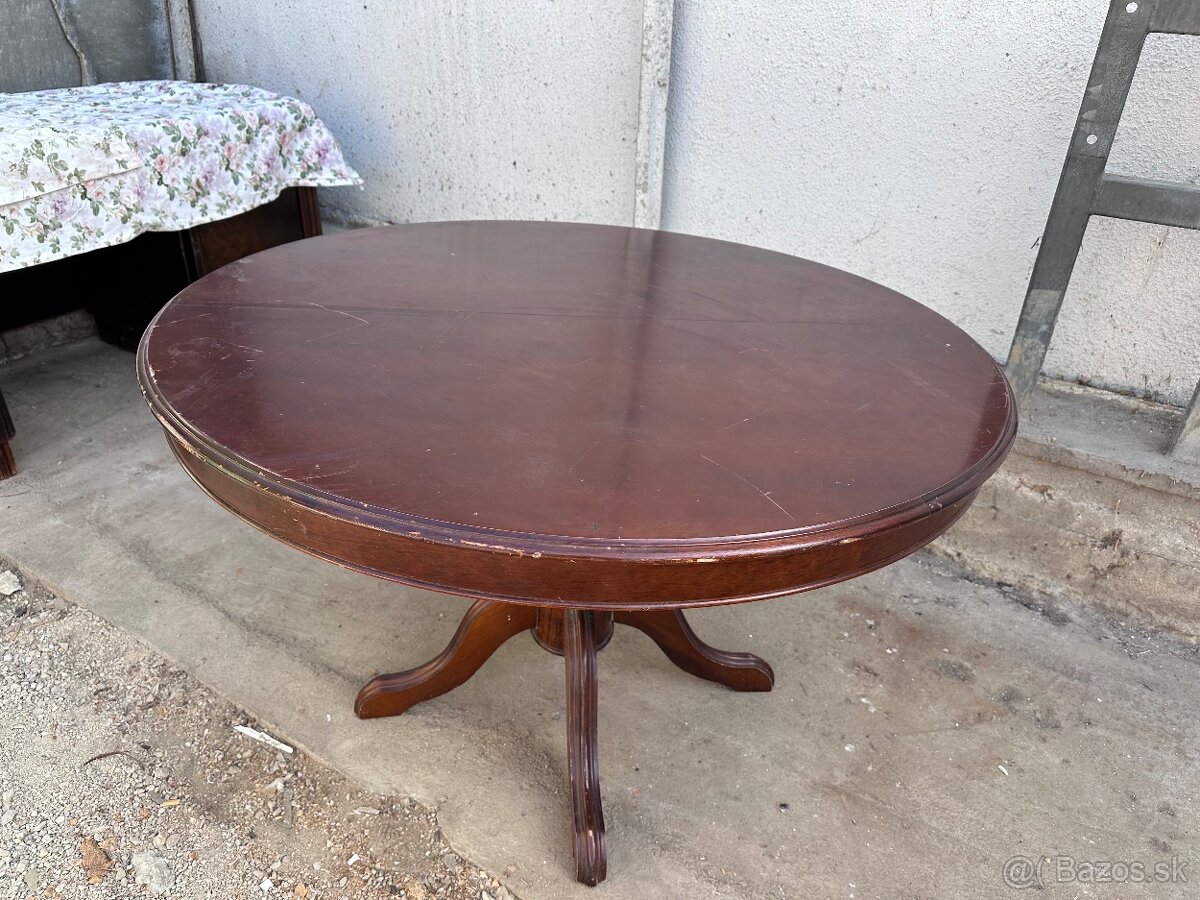 Jedálenský stôl - 2