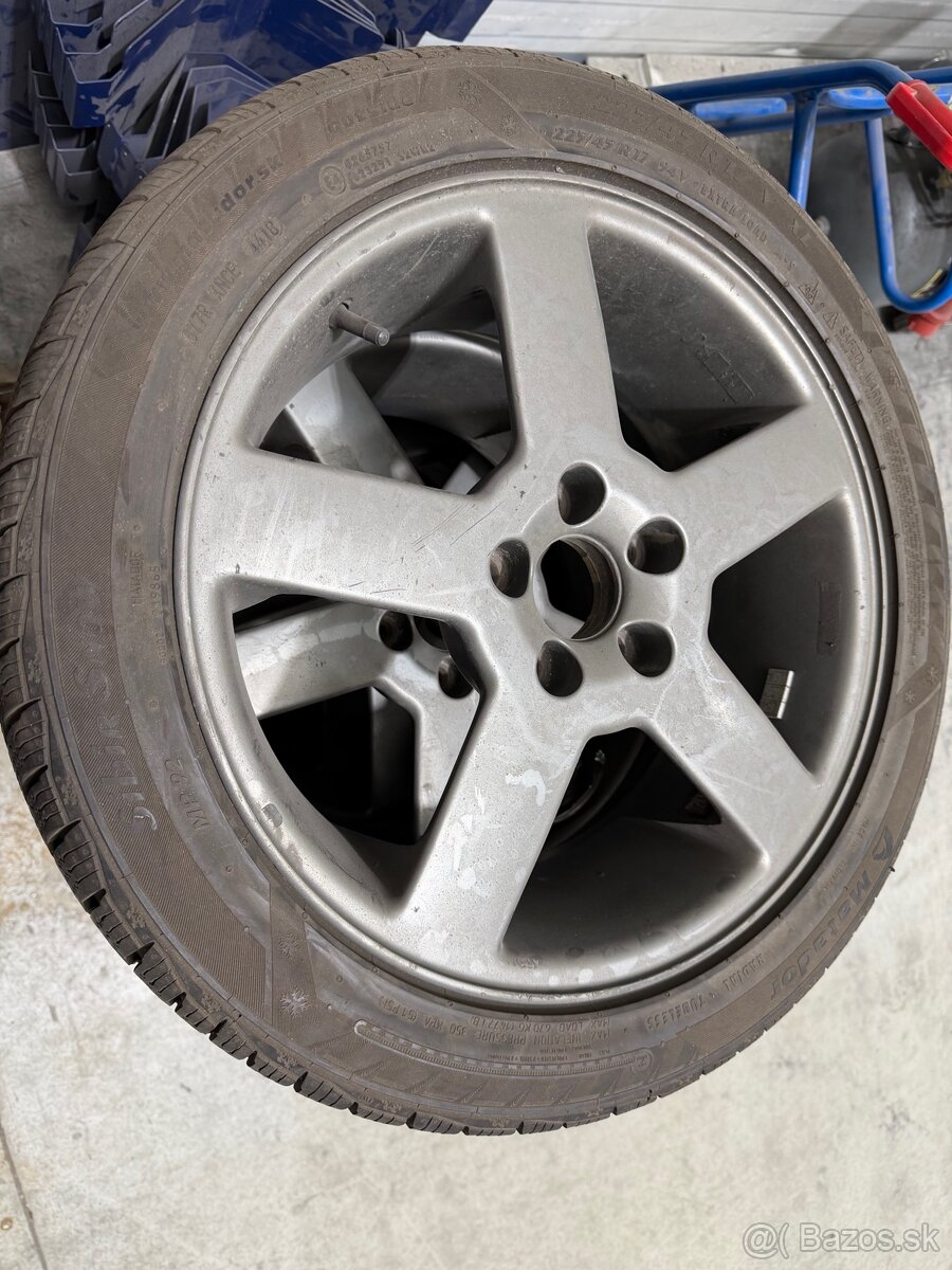 Elektróny Volvo R17 - 2