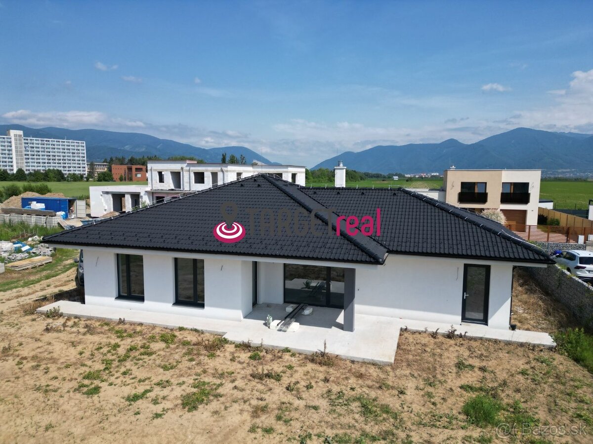 TARGETreal┃4 izbový rodinný dom s nádherným 720 m pozemkom a - 2