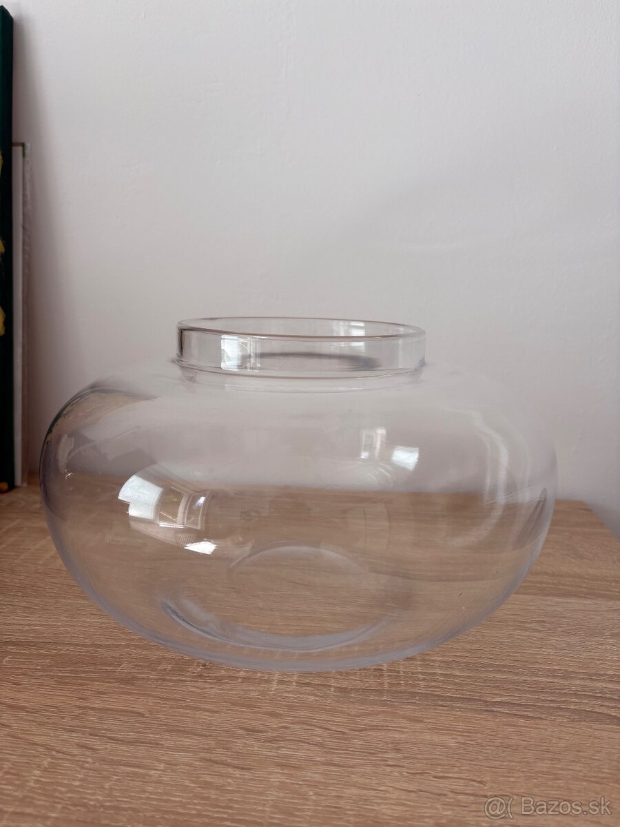 Sklenena gulata vaza - 2