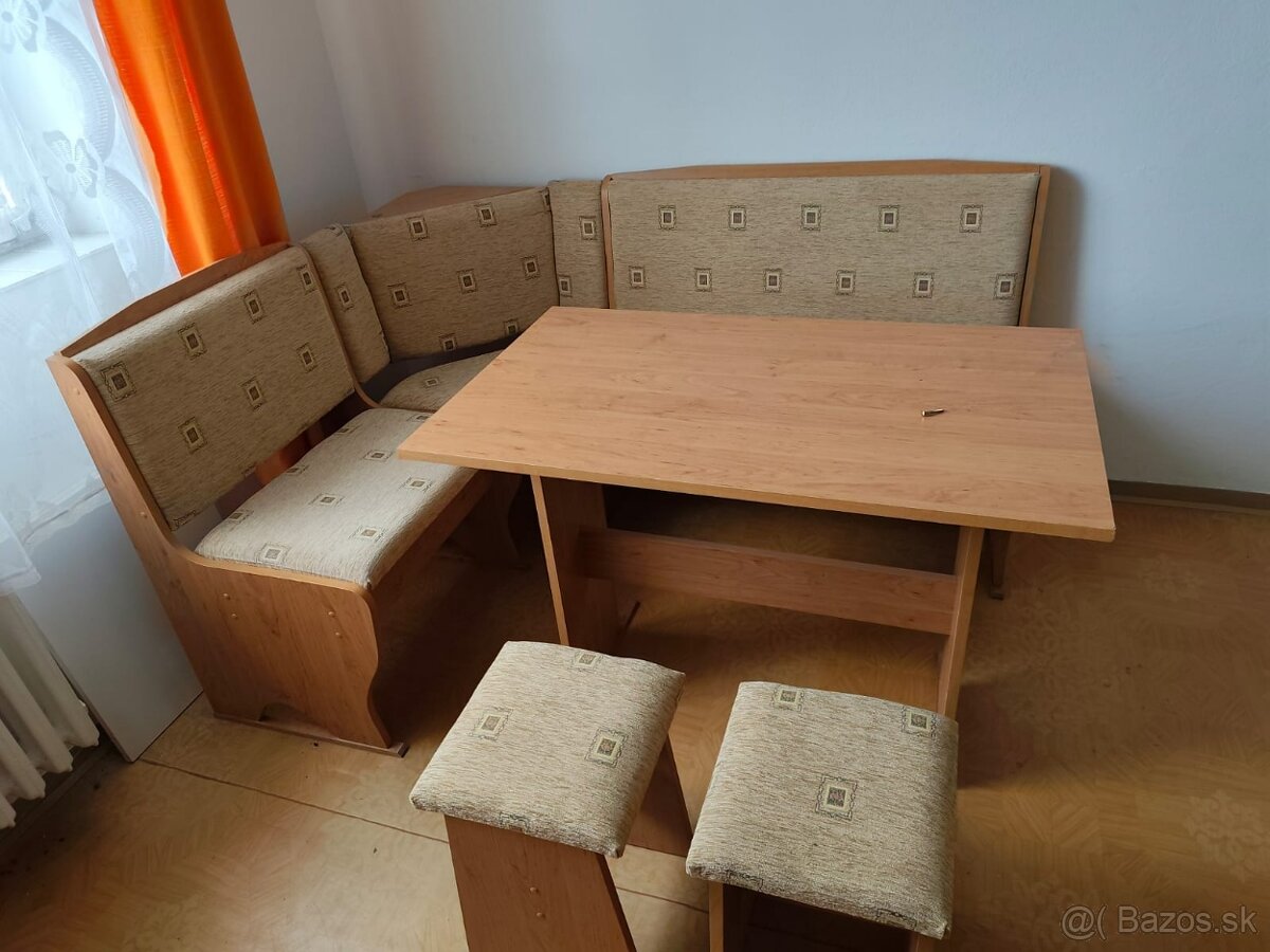 Rohová lavica so stolom a taburetkami - 2