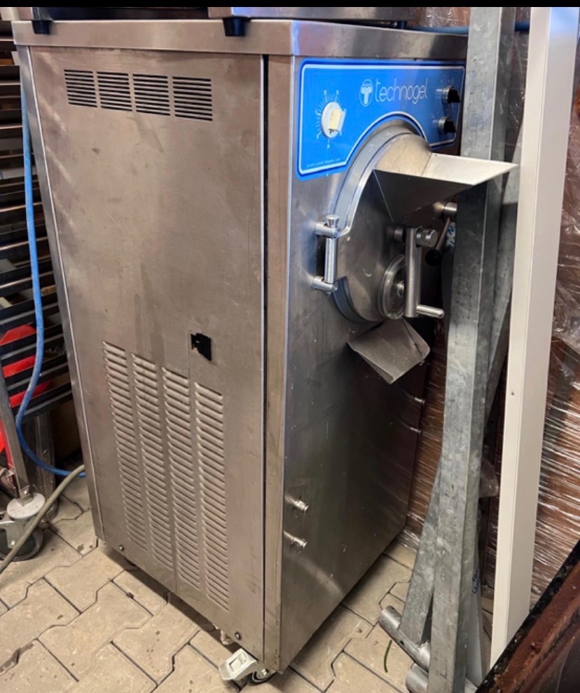 Výrobnik zmrzliny - 2