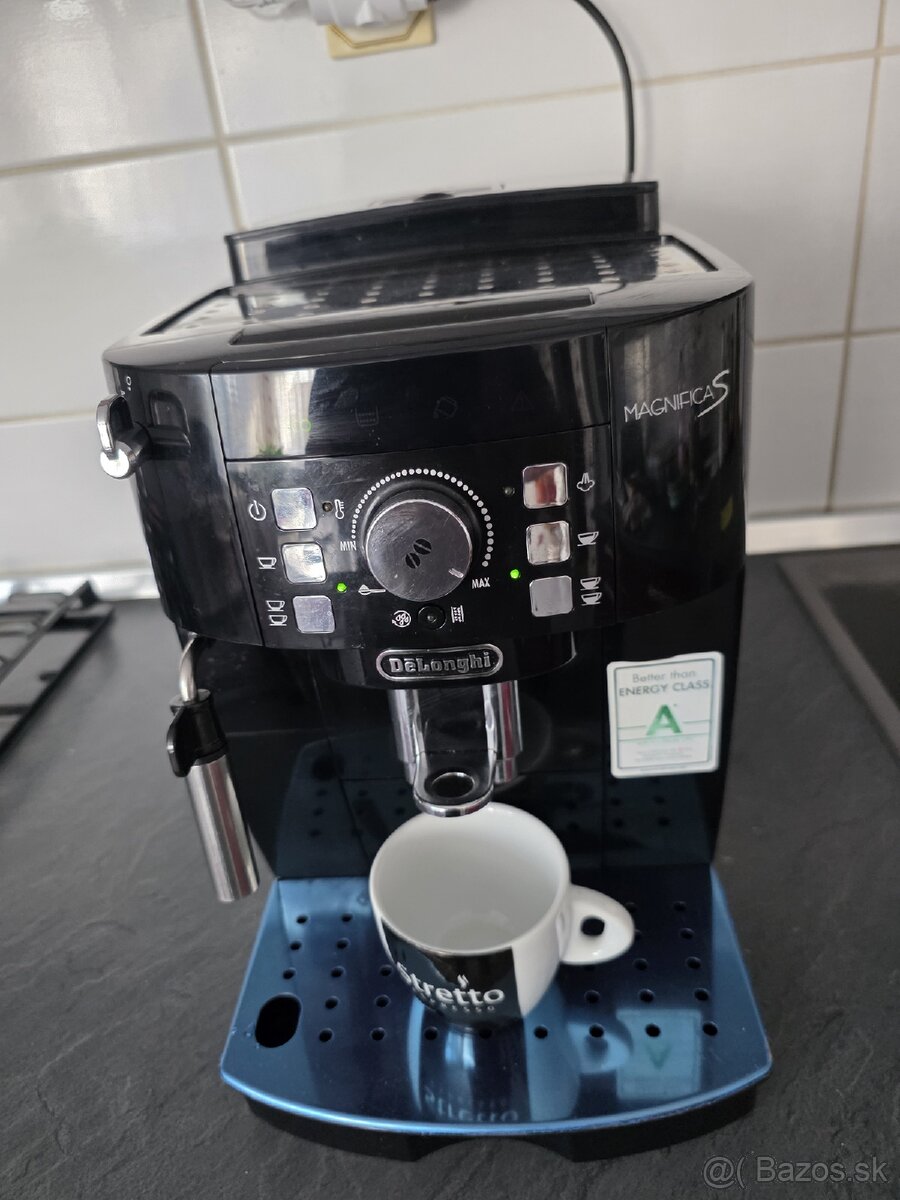 Kavovar Delonghi - 2