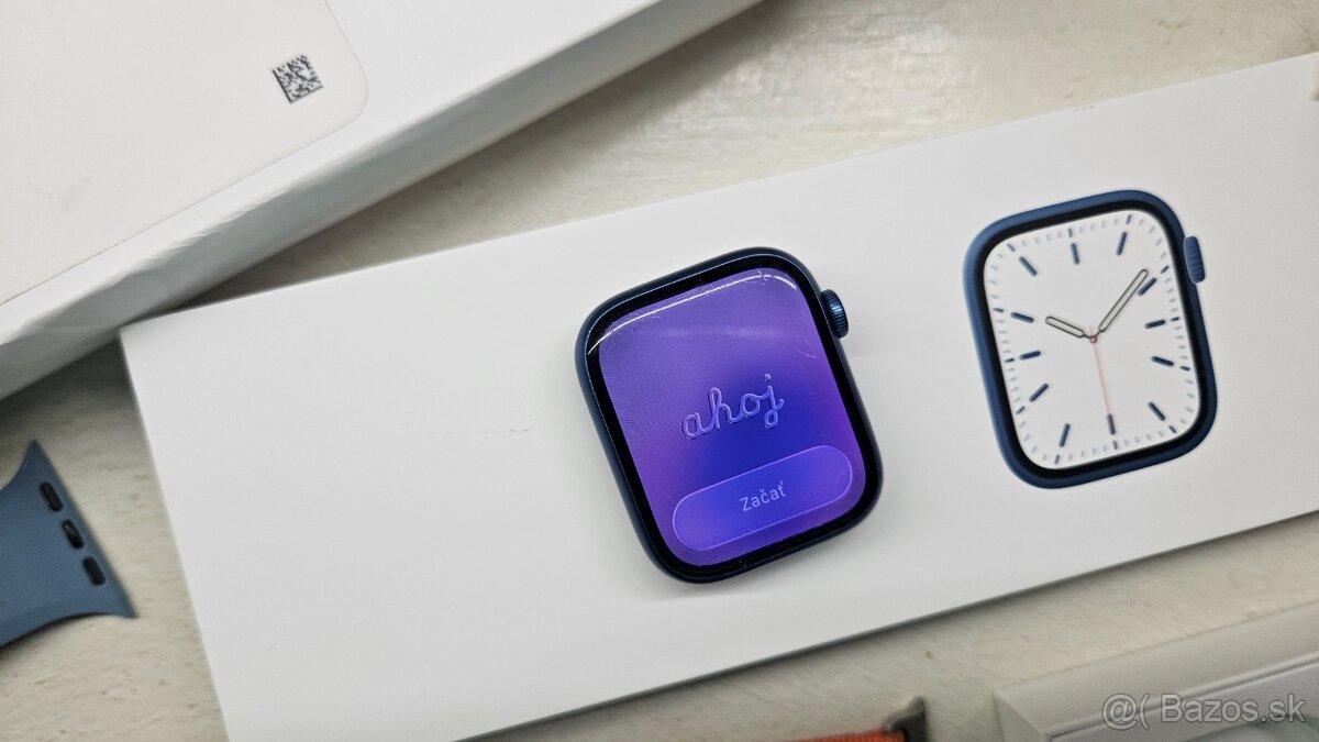 Apple Watch 7 modré 45mm + remienky - 2