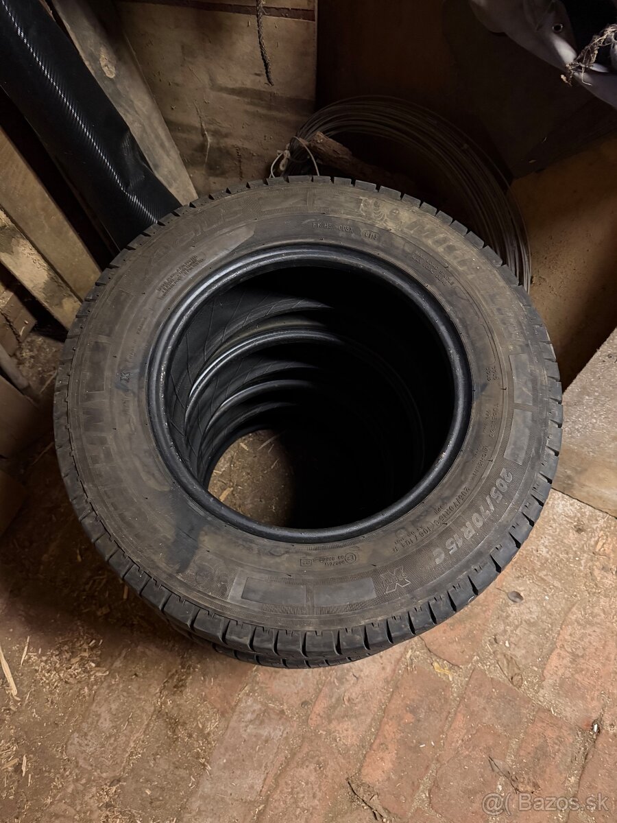 Michelin 205/70 R15 C - 2