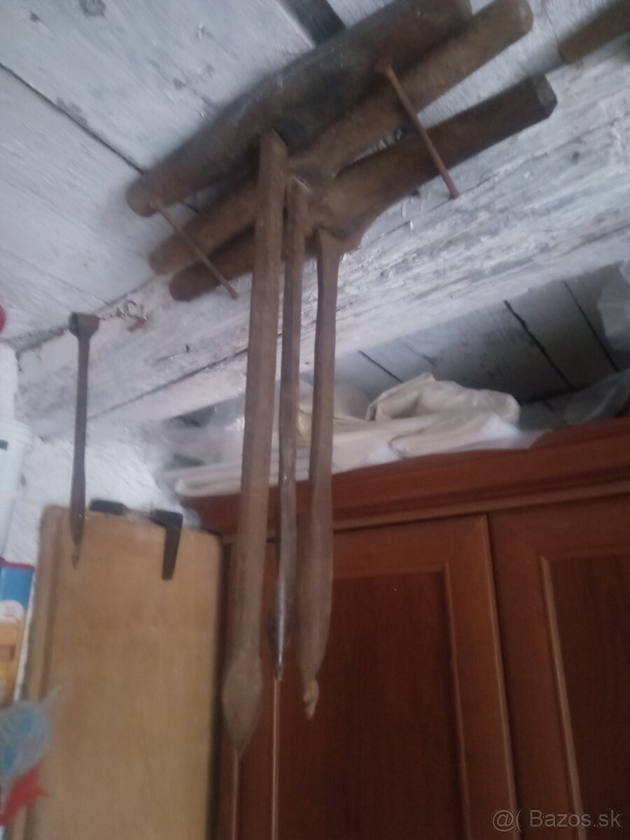 Orezavacie nože .staré odevy - 2