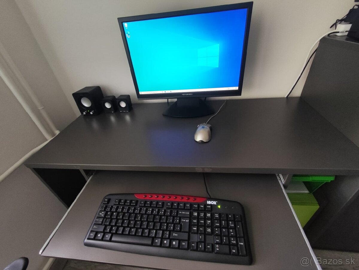 Stolový počítač značky Desktop - 2