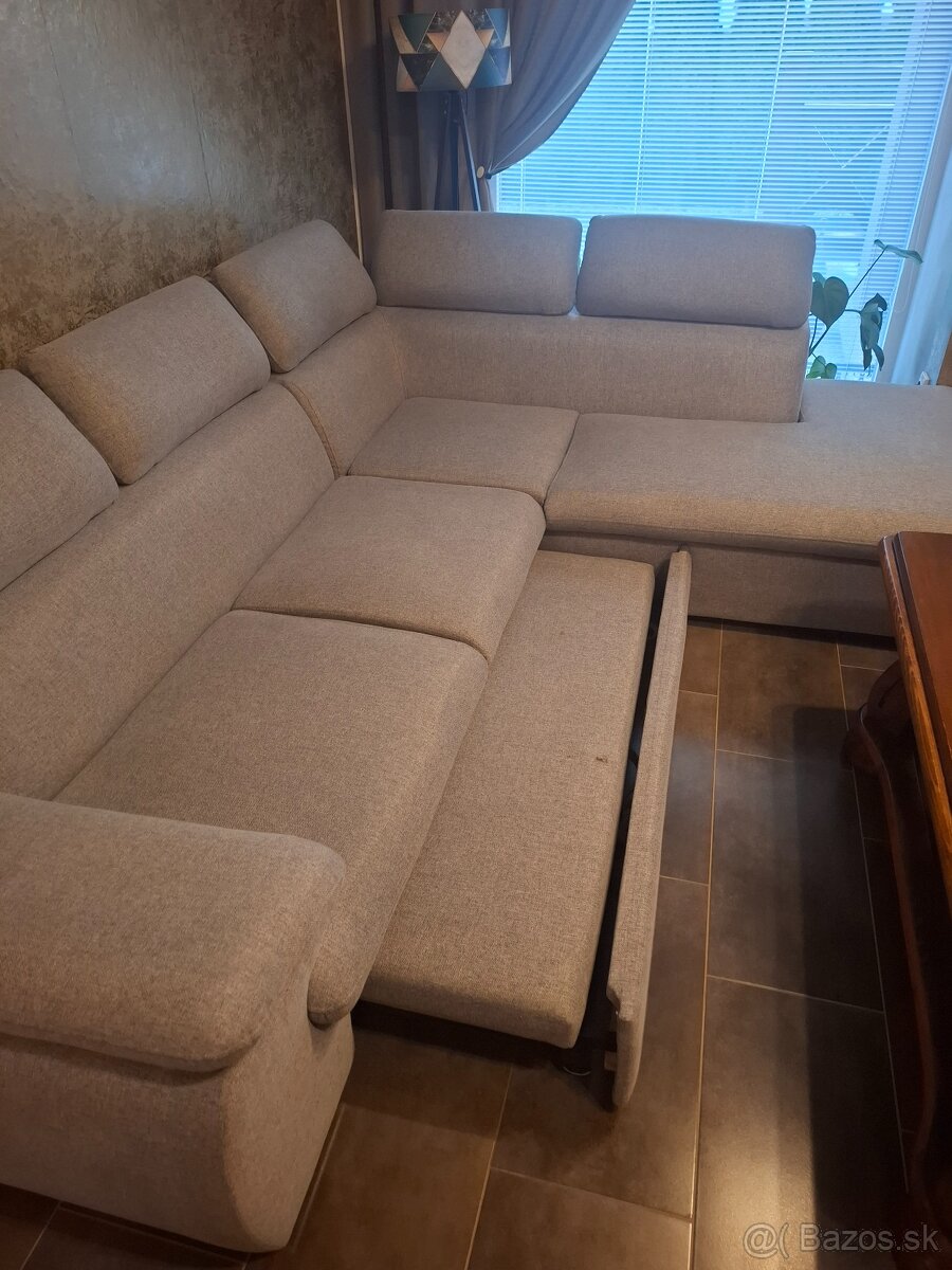 Sedačka +stolik - 2