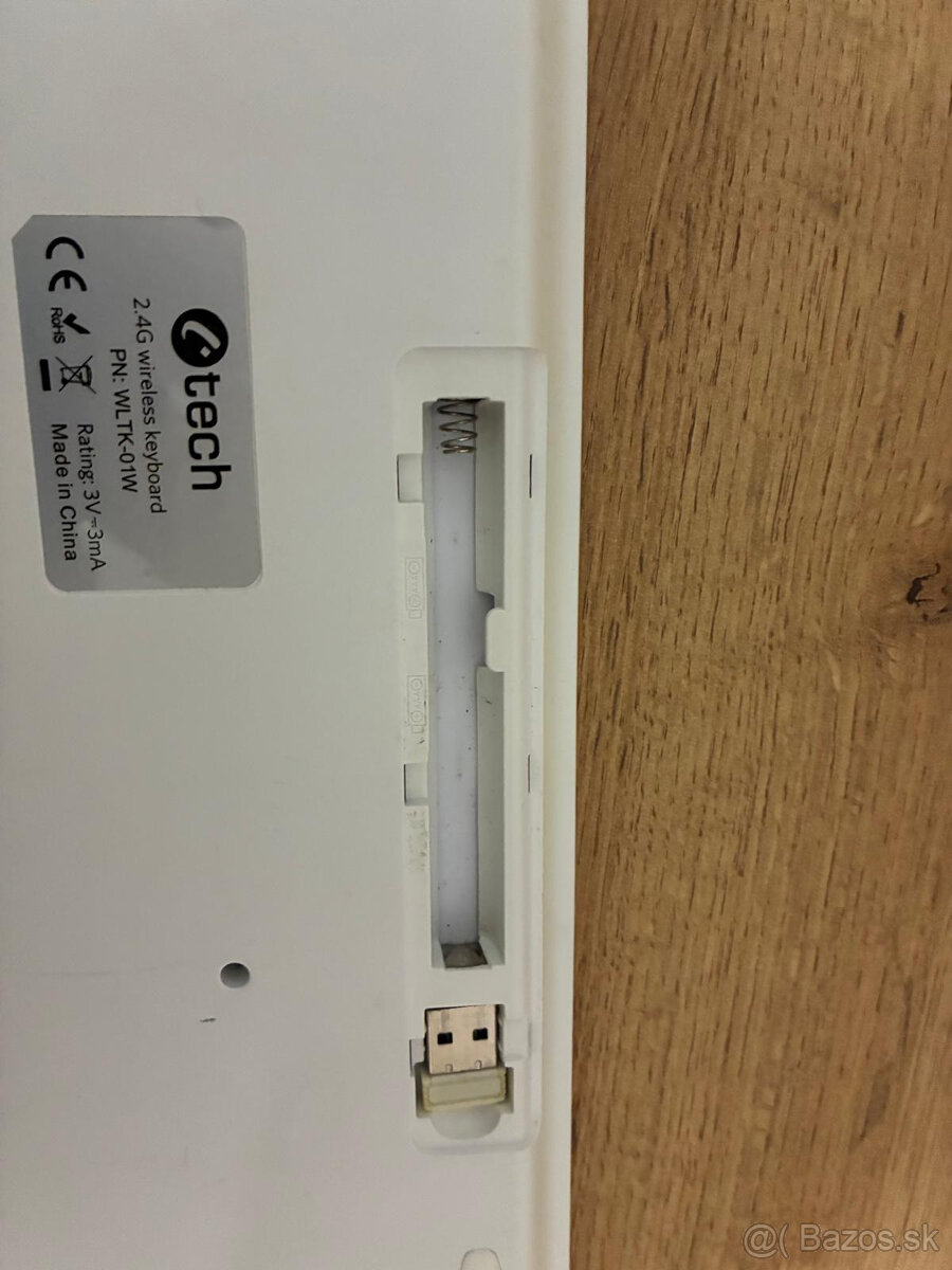 Predám bielu bezdrôtovú klávesnicu C-TECH WLTK-01 - 2