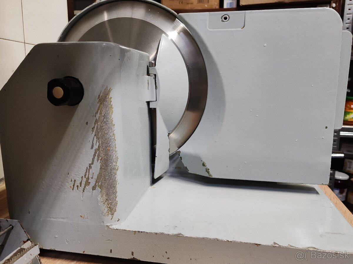 Predám nárezový stroj. - 2