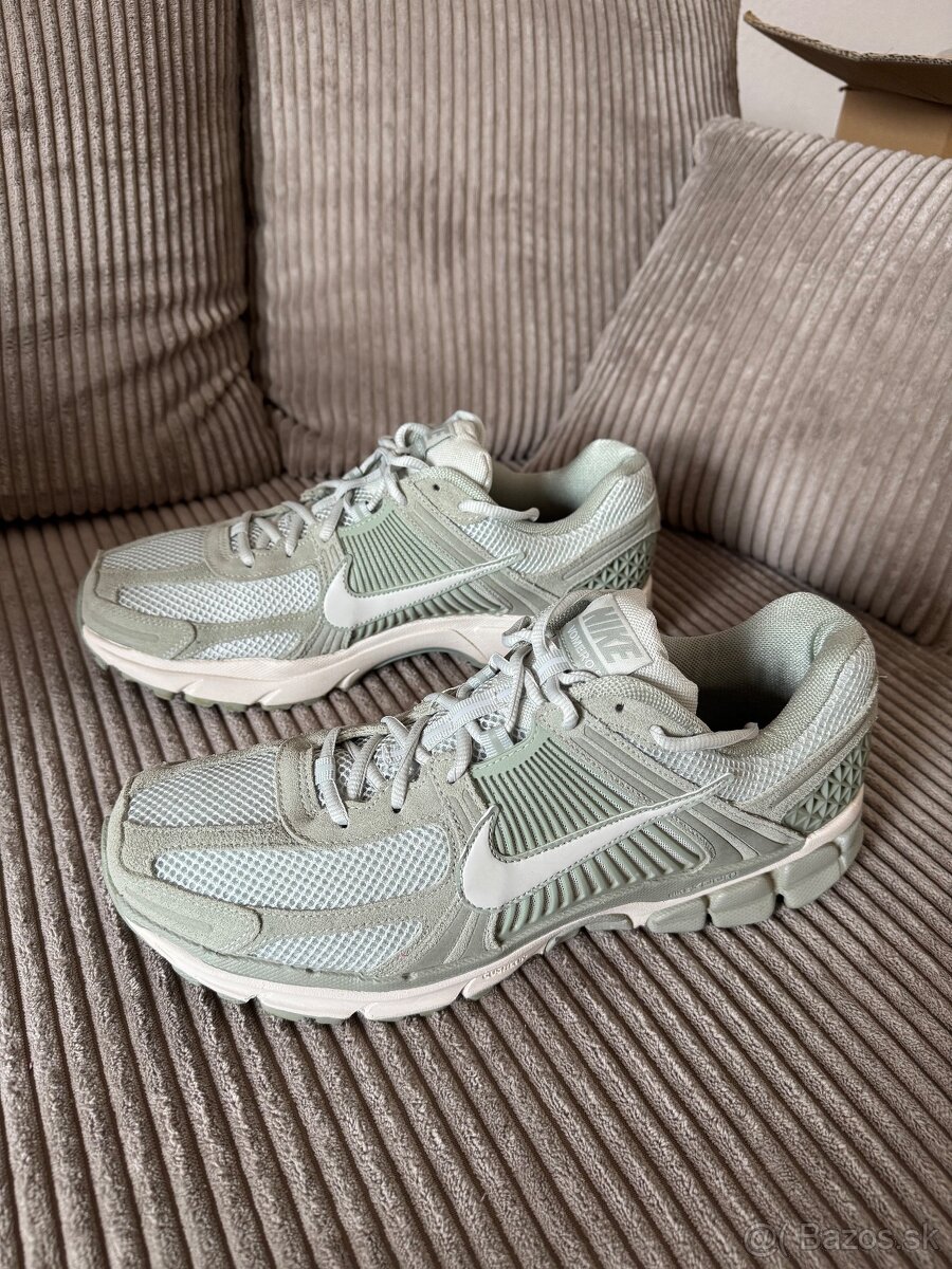 Nike zoom vomero 5 - 2