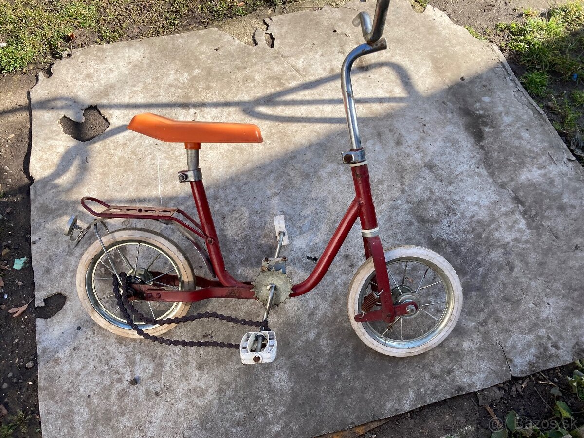 Starý detský bicykel TDV - 2