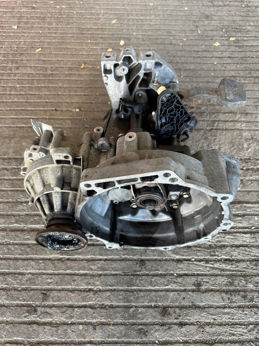 Prevodovka 1.6 TDi 77kw 5kvalt vw group - 2