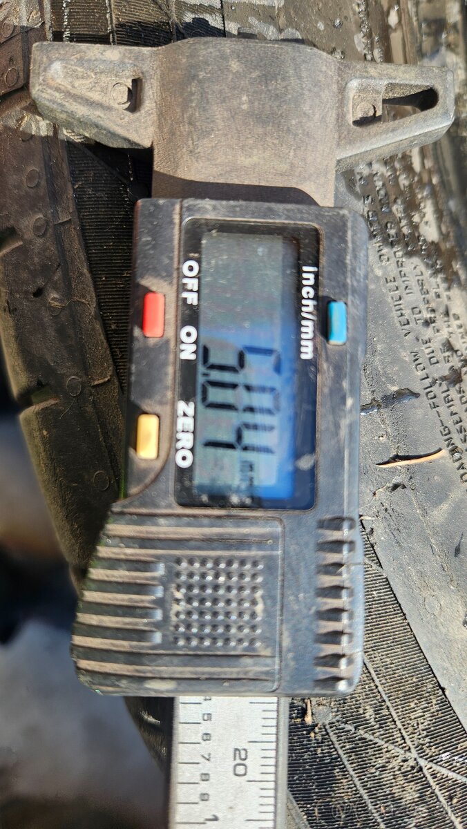 Letne pneu 235/50 r18 - 2