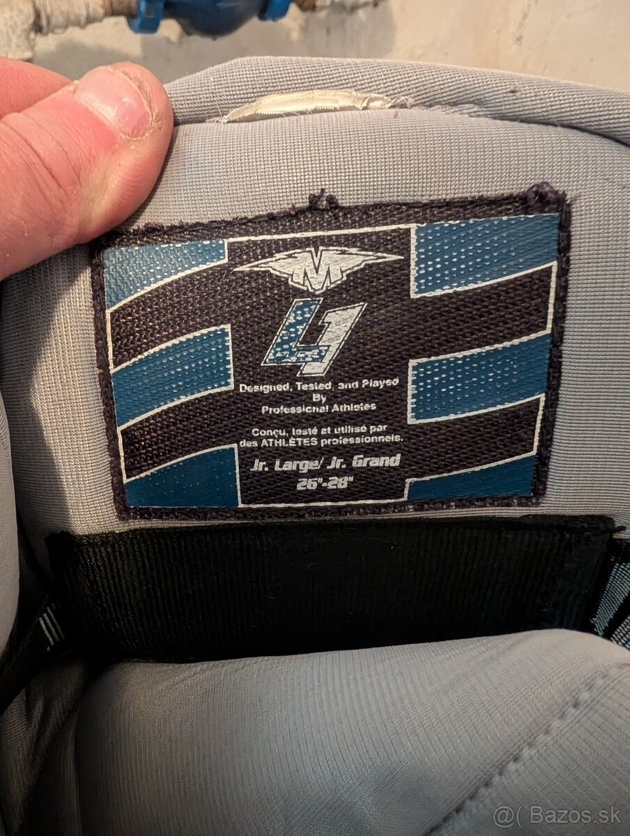 hokejova vystroj - 2