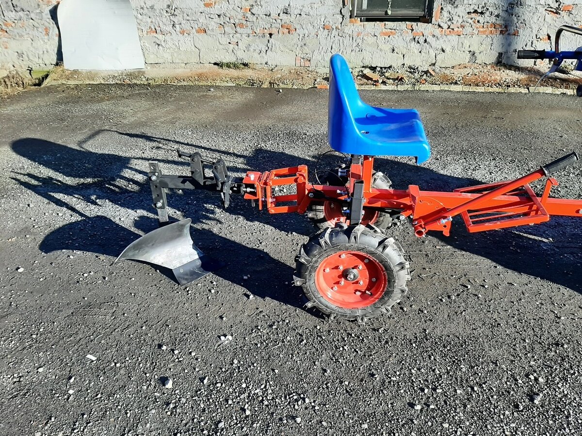 Nosič naradia za 2 kolesové traktory - 2